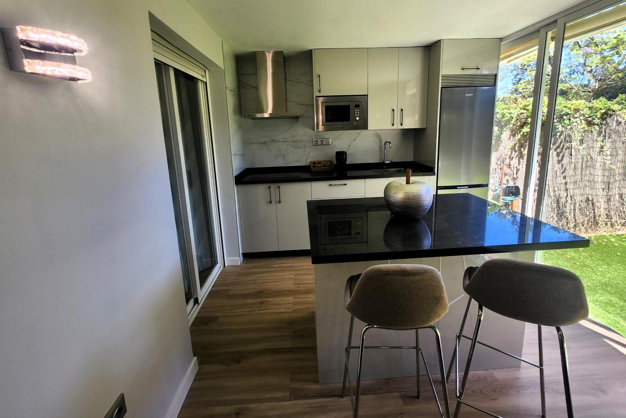 Ansa Beach Apartment - Cabopino, Marbella - Garden Level Экстерьер фото